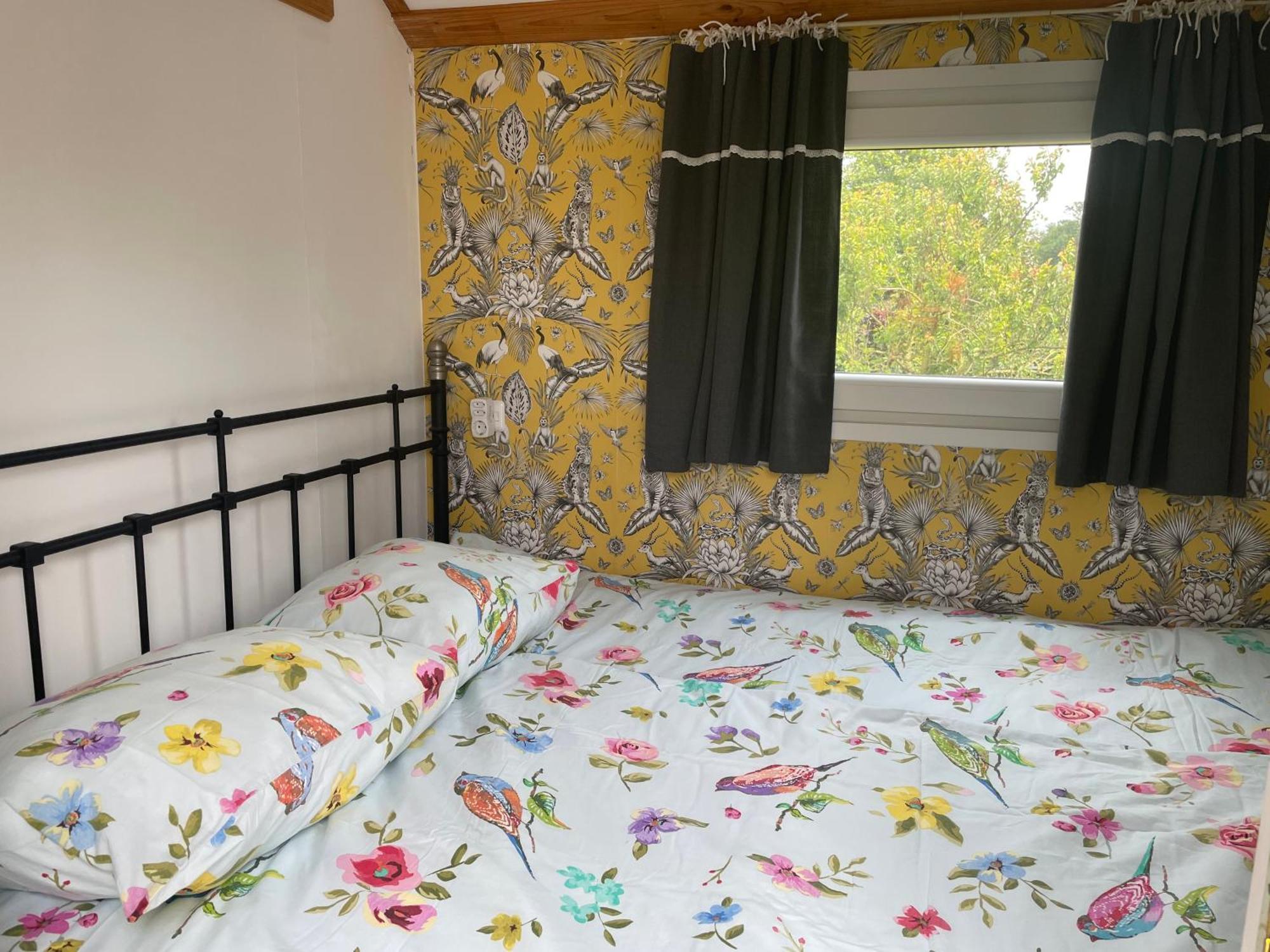 Pipowagen Mamaloe Bed and Breakfast Kesteren Eksteriør billede